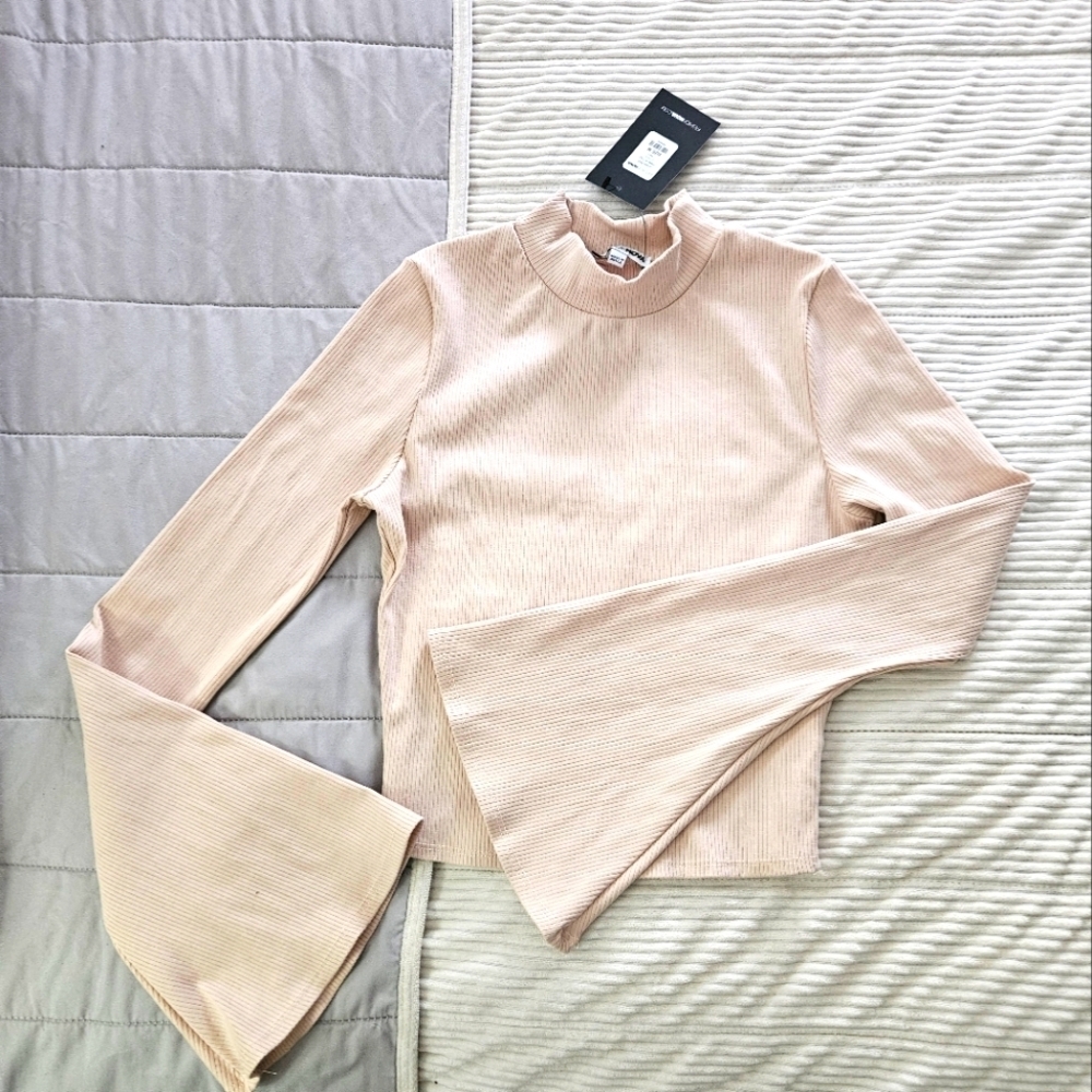 Fashion Nova Ribbed Bell Sleeve Top in Cream Size M NWT